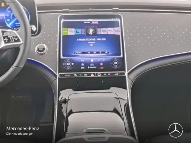 Mercedes-Benz EQE 300
