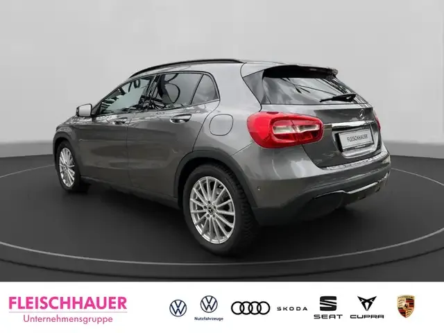 Mercedes-Benz GLA 200