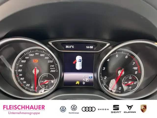 Mercedes-Benz GLA 200