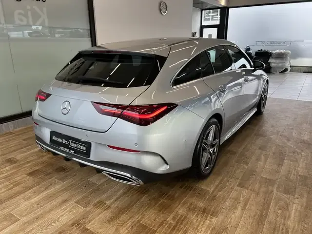 Mercedes-Benz CLA 200