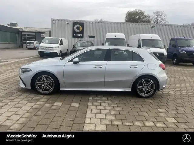 Mercedes-Benz A 220