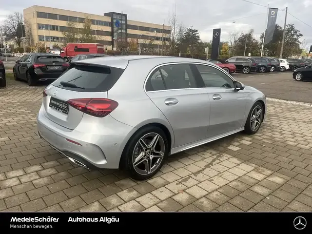 Mercedes-Benz A 220