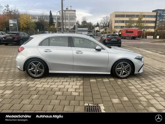 Mercedes-Benz A 220