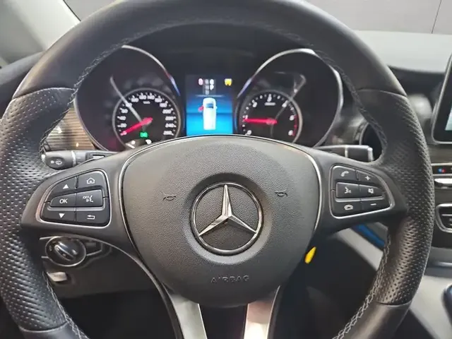 Mercedes-Benz V 250