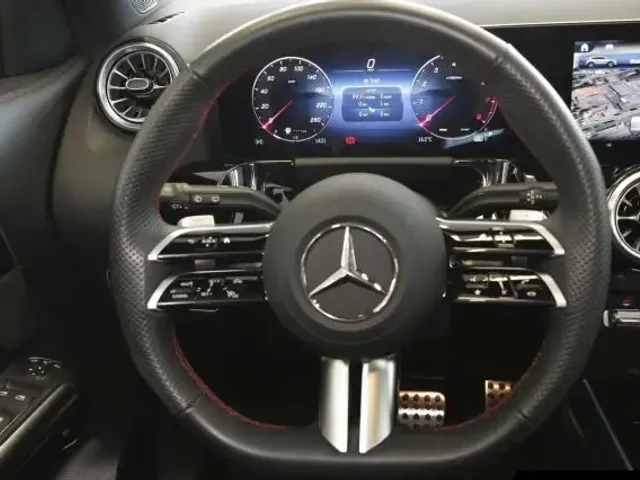 Mercedes-Benz GLA 200