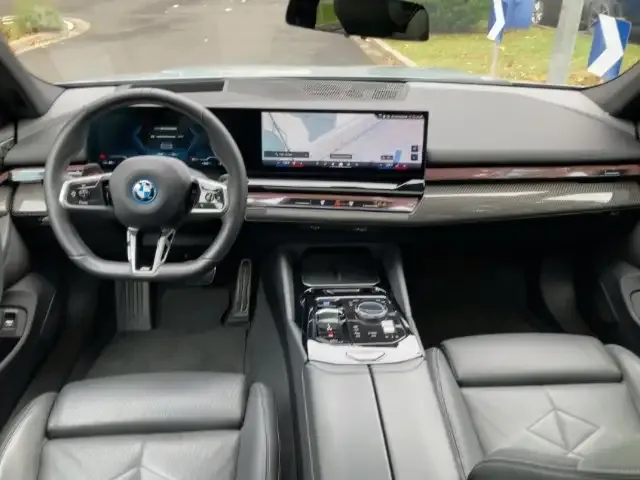 BMW i5