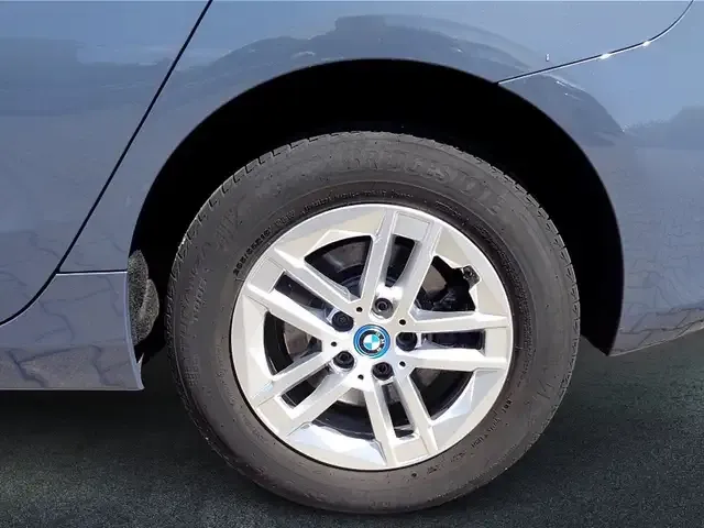 BMW 225