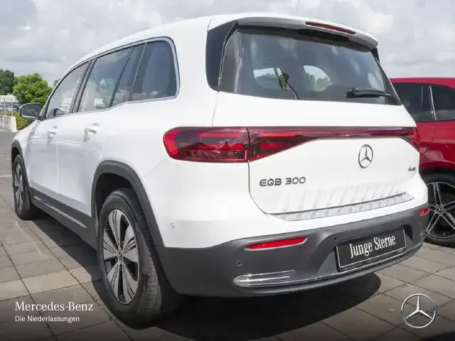Mercedes-Benz EQB 300