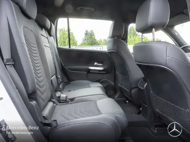 Mercedes-Benz EQB 300