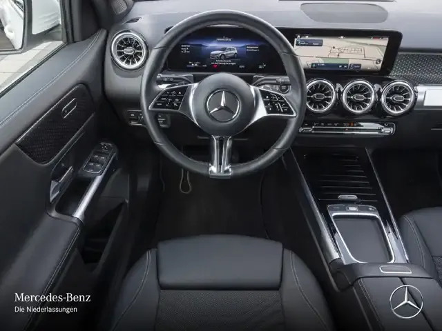 Mercedes-Benz EQB 300