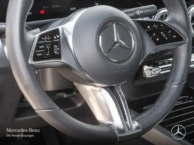 Mercedes-Benz EQB 300