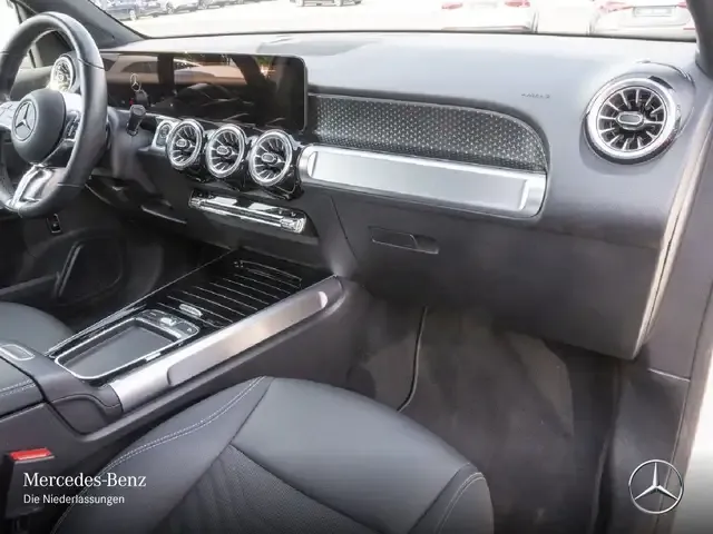Mercedes-Benz EQB 300