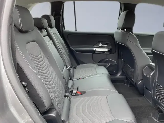 Mercedes-Benz GLB 180