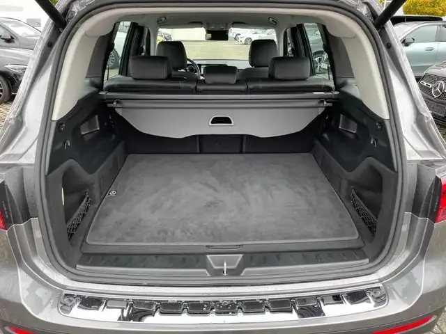 Mercedes-Benz GLB 180