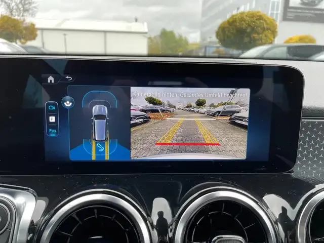 Mercedes-Benz GLB 180