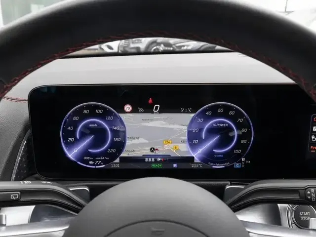 Mercedes-Benz EQB 300