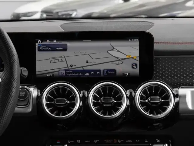 Mercedes-Benz EQB 300