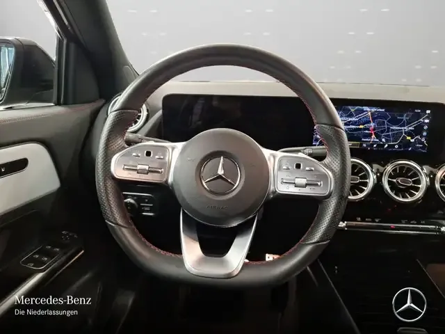 Mercedes-Benz GLA 220