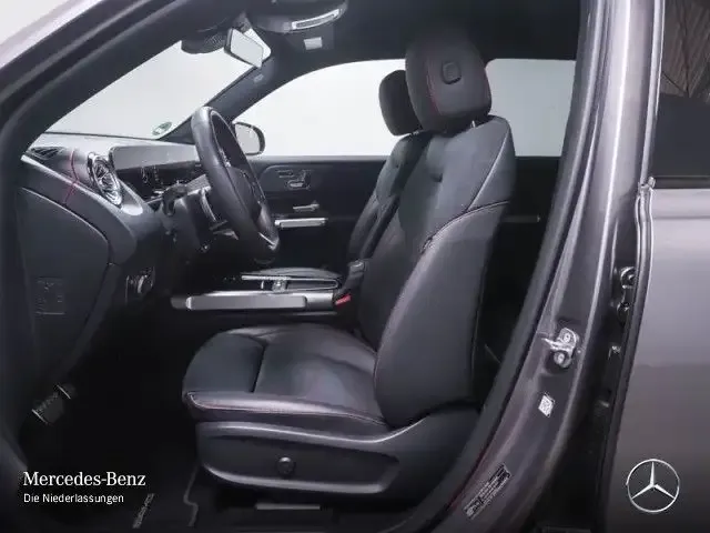 Mercedes-Benz EQB 350