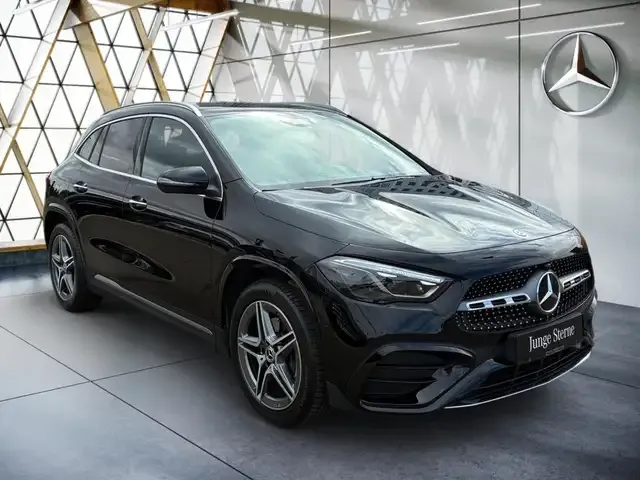 Mercedes-Benz GLA 200