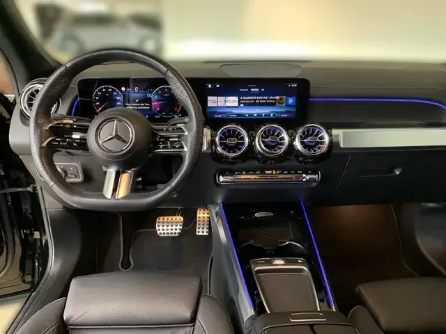 Mercedes-Benz GLB 220