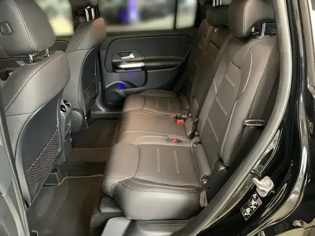 Mercedes-Benz GLB 220