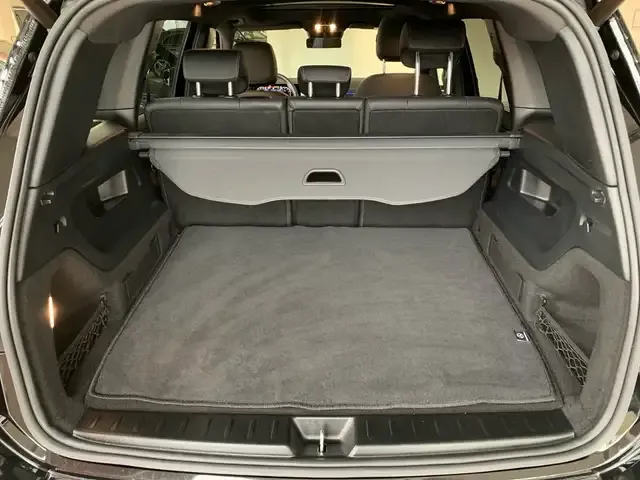 Mercedes-Benz GLB 220