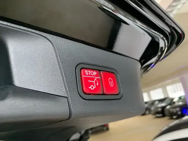 Mercedes-Benz GLB 220