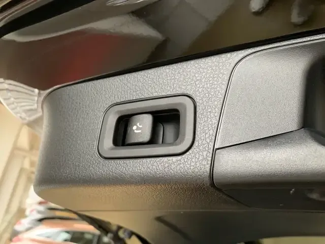 Mercedes-Benz GLB 220