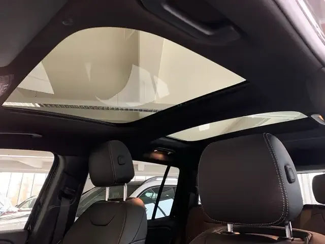 Mercedes-Benz GLB 220