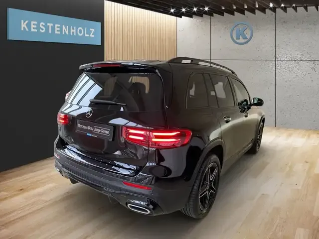 Mercedes-Benz GLB 220