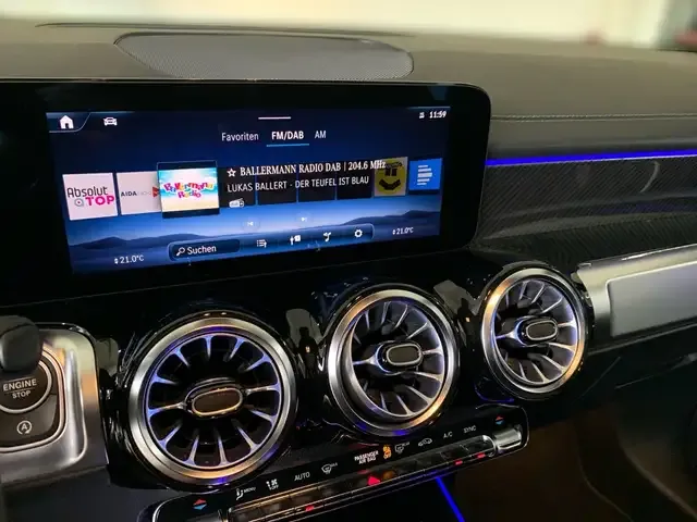 Mercedes-Benz GLB 220