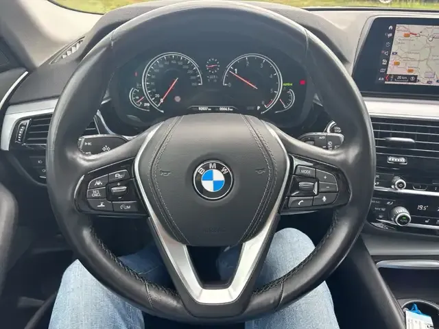 BMW 525