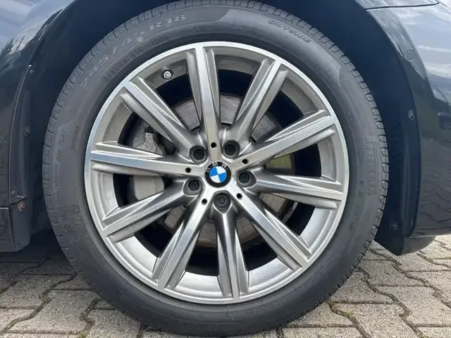 BMW 525