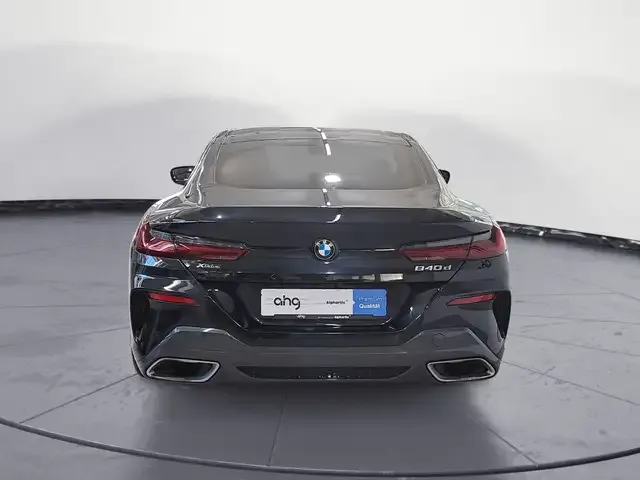 BMW 840