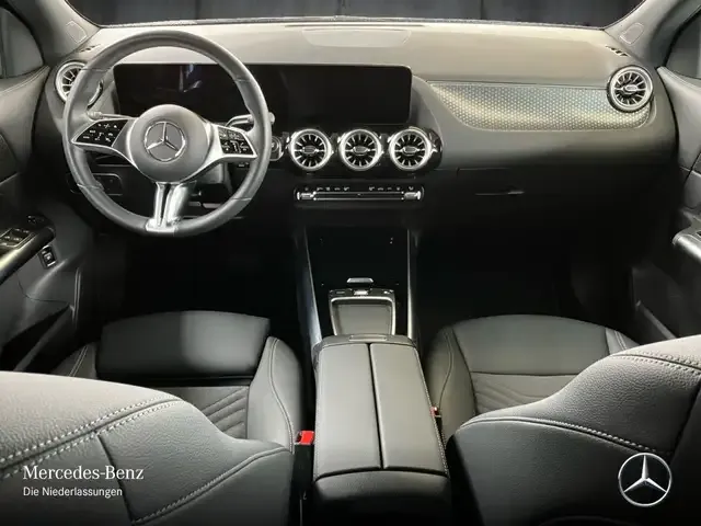 Mercedes-Benz EQA 300