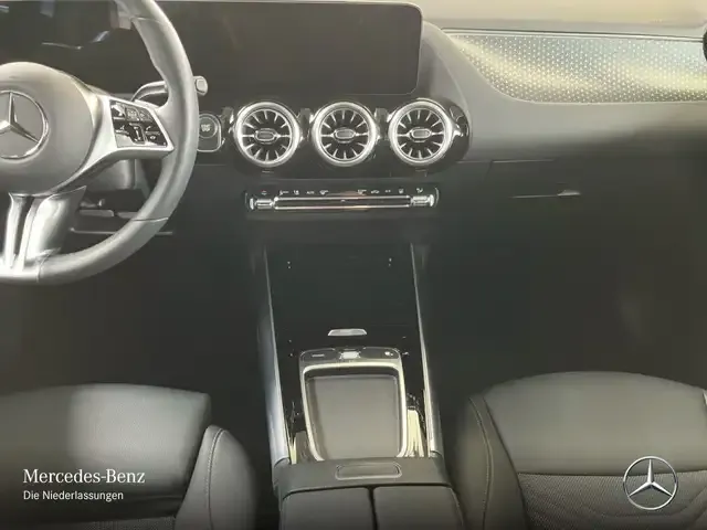 Mercedes-Benz EQA 300