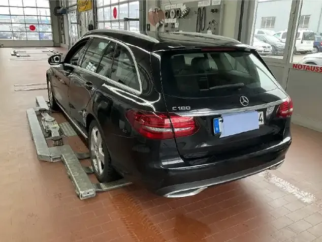 Mercedes-Benz C 180