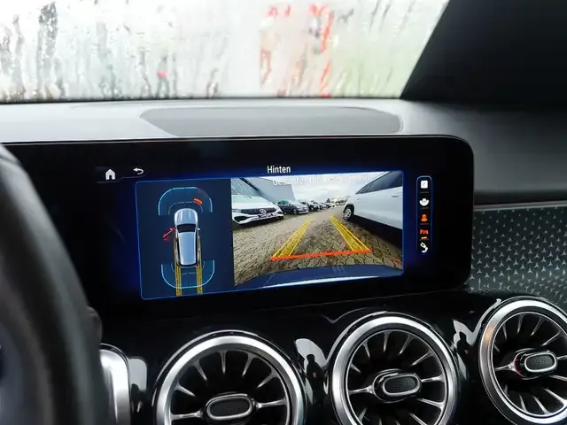 Mercedes-Benz EQB 300