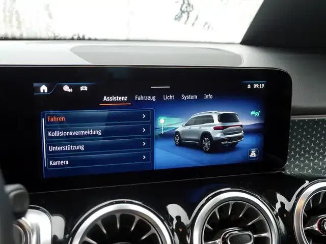 Mercedes-Benz EQB 300