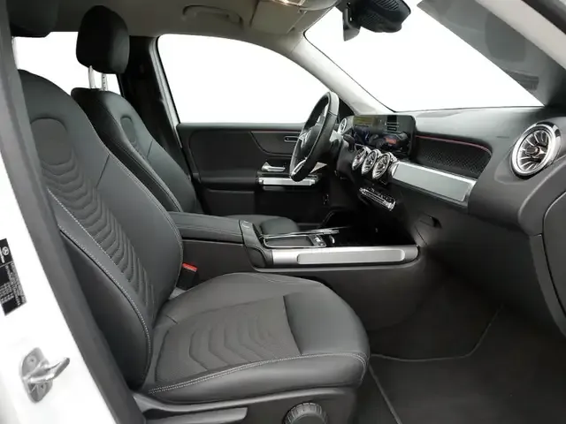 Mercedes-Benz EQB 300