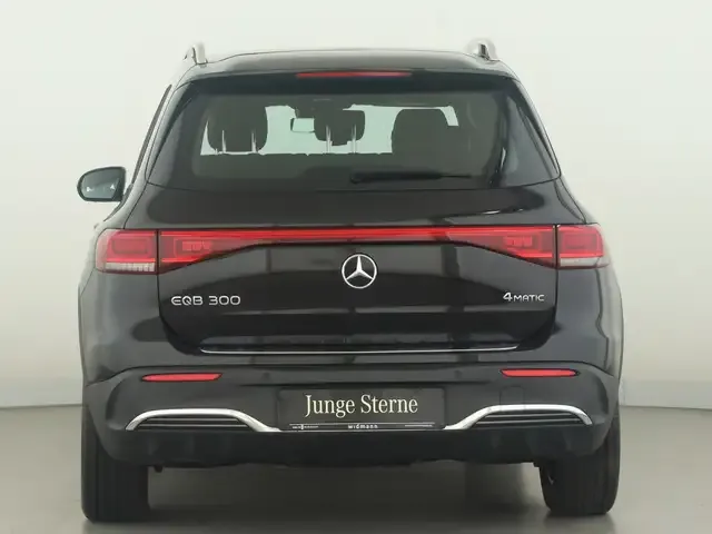 Mercedes-Benz EQB 300