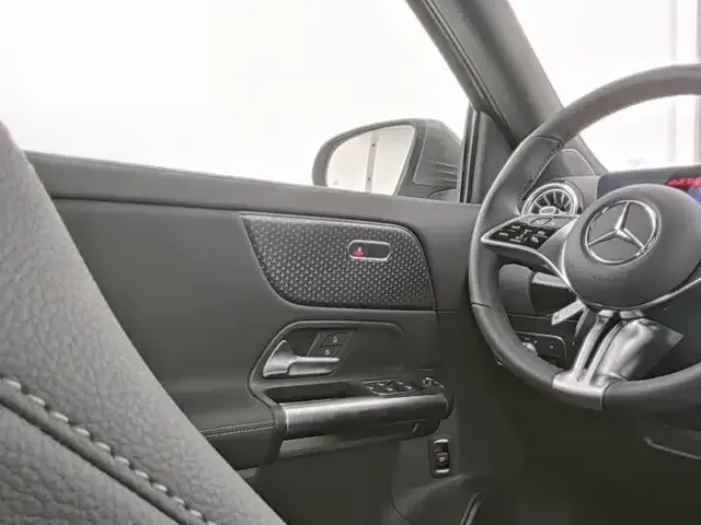 Mercedes-Benz EQA 350