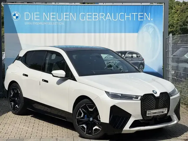 BMW iX