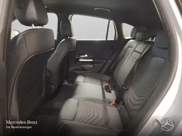 Mercedes-Benz EQA 300