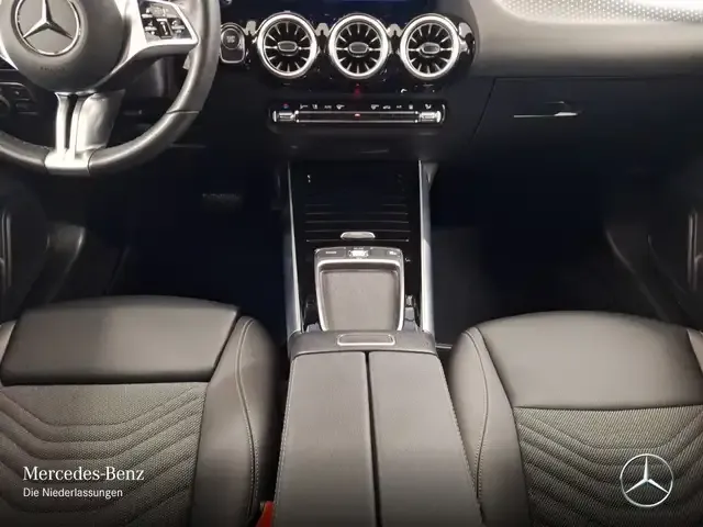 Mercedes-Benz EQA 300