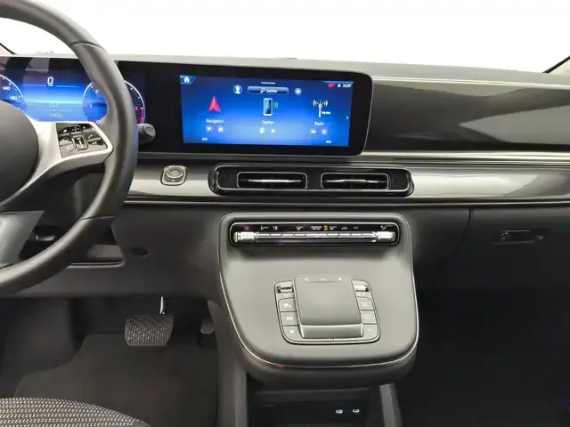 Mercedes-Benz V 220