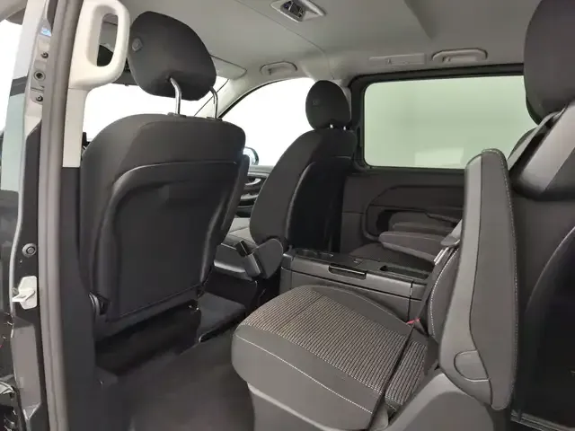 Mercedes-Benz V 220