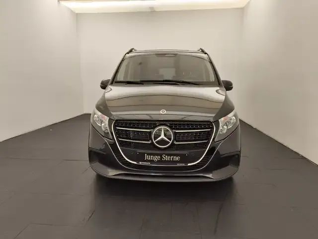Mercedes-Benz V 220