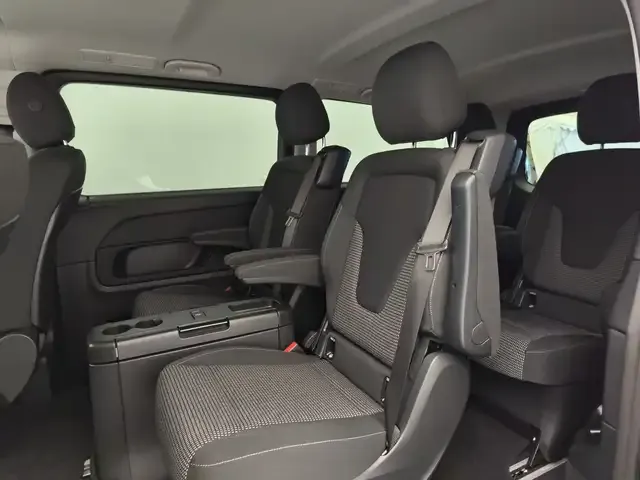 Mercedes-Benz V 220